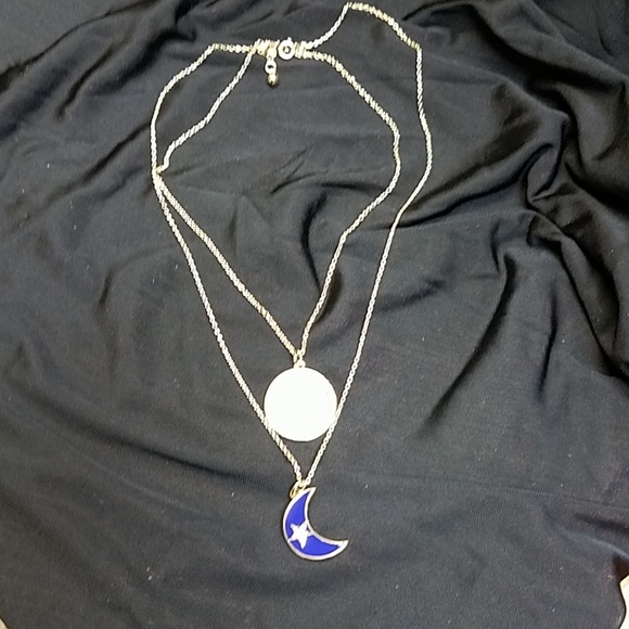 Gorgeous Moon and Stars necklace - Picture 3 of 5